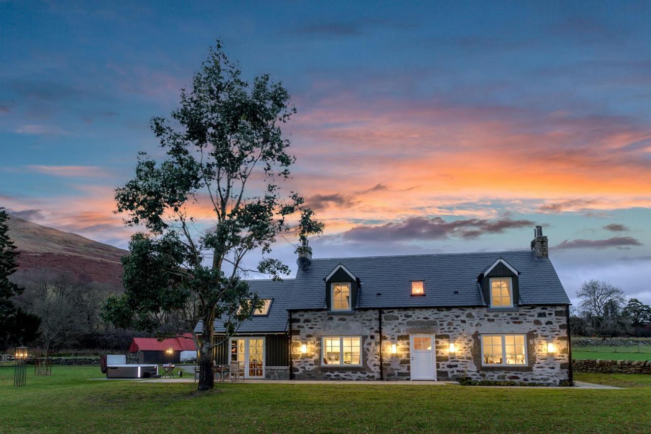Dalveich Cottage, Hot Tub, 2 Bedroom, Лохернхед Экстерьер фото